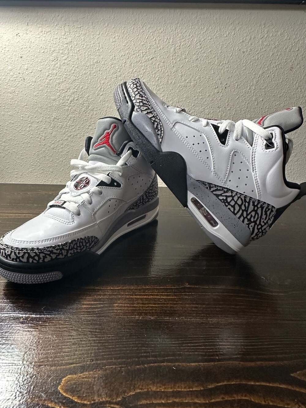 Jordan Son of Mars Low White/Gym Red-Black Size 8M